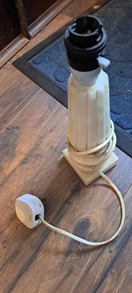 Photo of free 3 table lamps for refurb (Churchgate EN8) #3