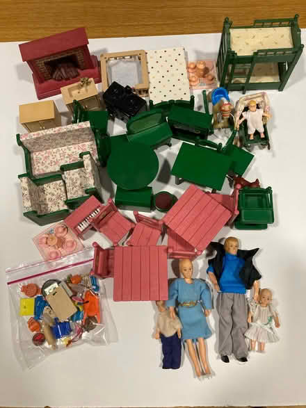 Photo of free Dolls House (Norcot RG30) #3