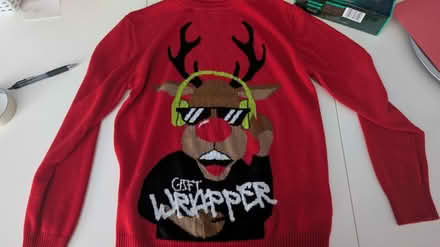 Photo of free Xmas jumper (BN27) #1