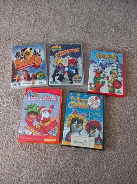 Photo of free Kids Xmas dvds (Wolverley DY11) #1