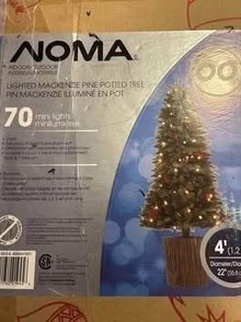 Photo of free 4’ Christmas tree, no lights (L5L 5P5) #1