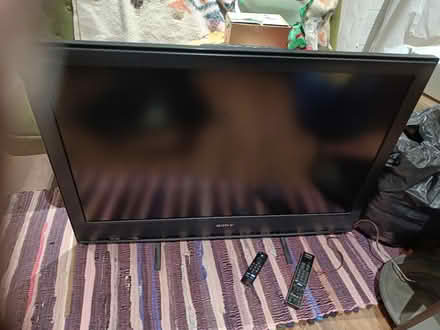 Photo of free Sony flat screen TV 40 inch (Clapham, Bedford) #1