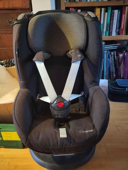 Photo of free Child's car seat - no accidents, no pets, no smoking (Shirehampton BS11) #1