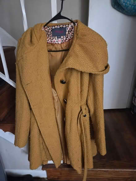 Photo of free Women lg coat (21133) #1