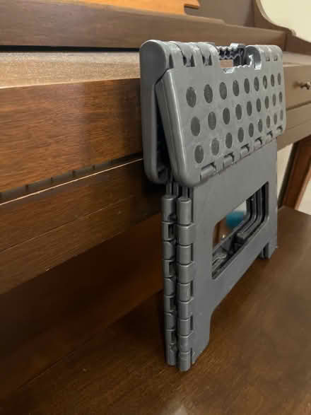 Photo of free Step stool (SE DC (Ward 7)) #3