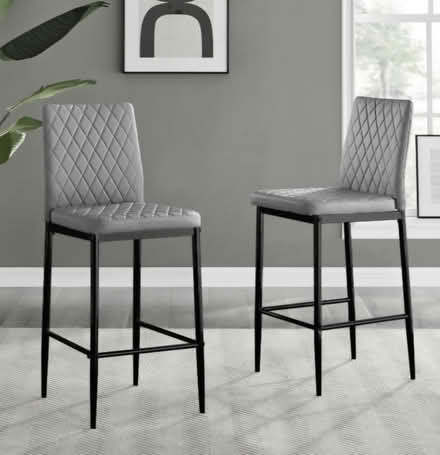 Photo of X2 bar stalls (NN10) #1