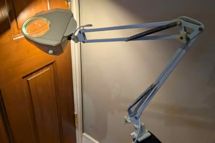 Photo of free Magnifying lamp (Hanover BN2) #1