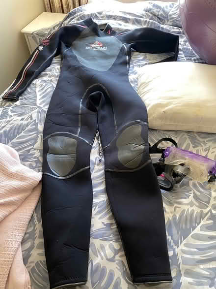 Photo of free full wetsuit for small woman (Downer) #3