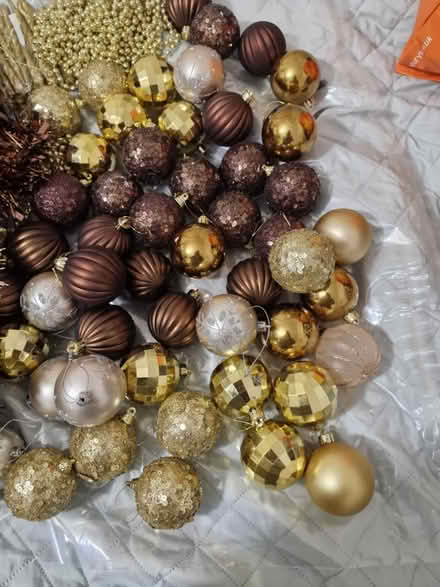 Photo of free Brown and gold baubles (RG302) #2