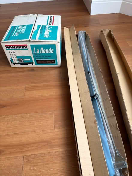 Photo of free Slide projector with screen (Southport PR9) #1