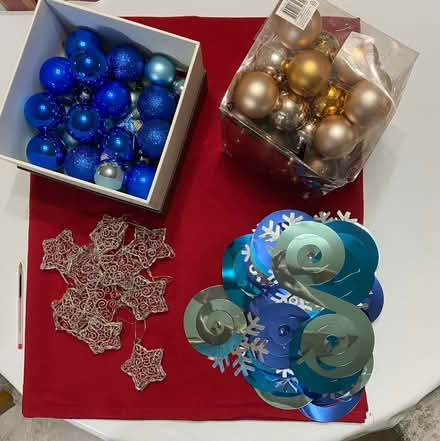 Photo of free Christmas Tree Decorations (Deaconsbank G77) #1