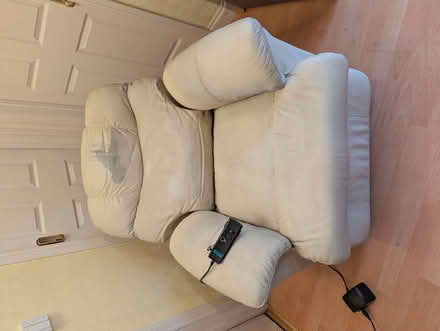 Photo of free electric reclining armchair (GU14) #3