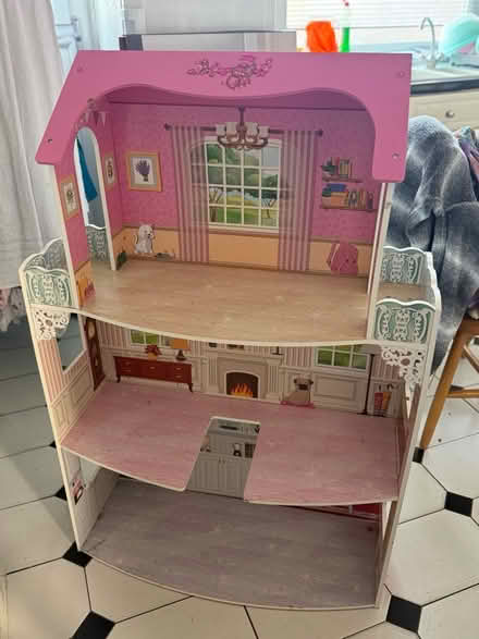 Photo of free Big doll house (S12) #2