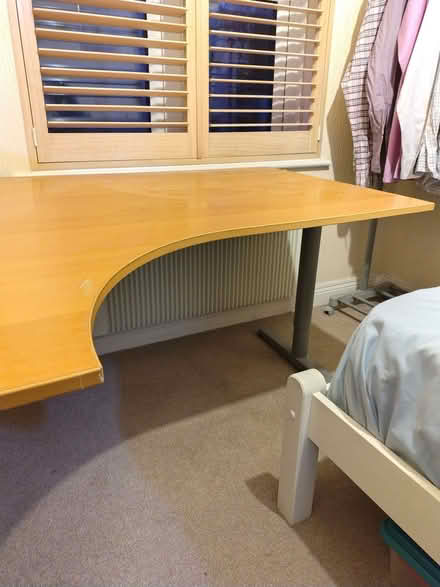 Photo of free Corner desk (Carlton Hill BN2) #2