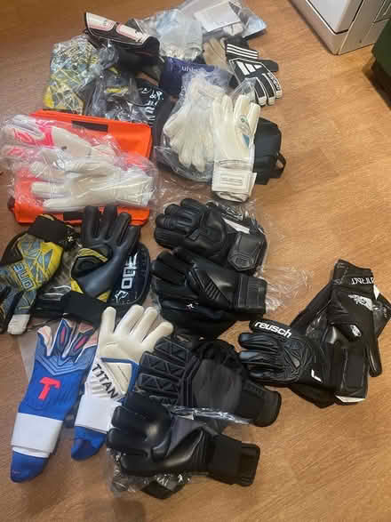 Photo of free Size 9 negative cut GK gloves & shin pads (Penrith CA11) #1