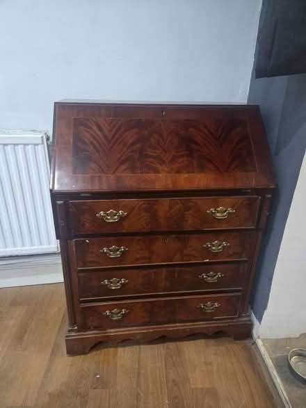 Photo of free Bureau (CT20) #2