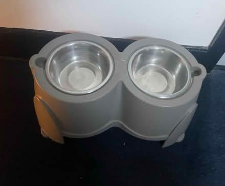 Photo of free Raised Dog Feeder (West Dulwich SE21) #1