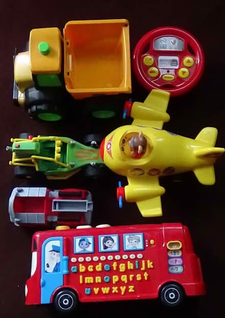 Photo of free Kids/toddlers toys (S8 Lowedges) #1