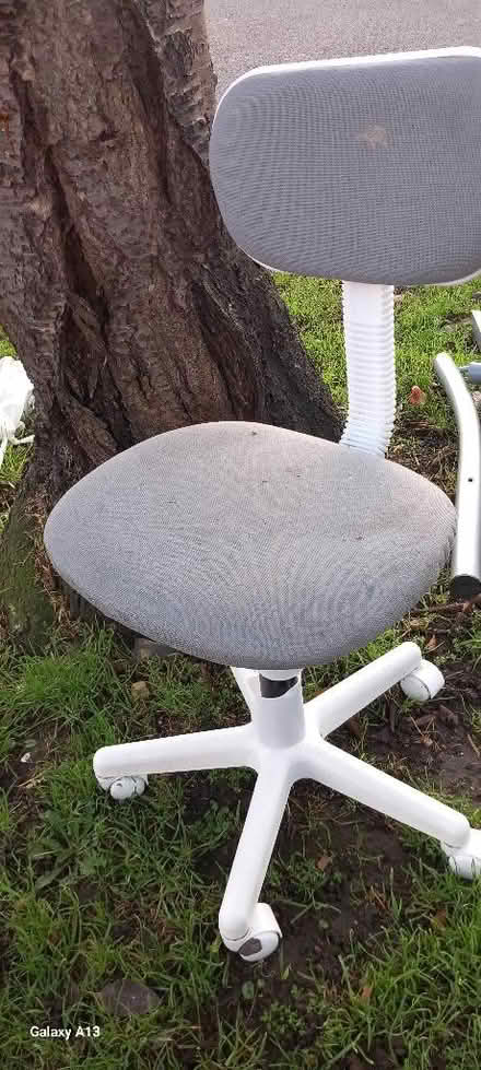 Photo of free White office chair (Slough central SL1) #1