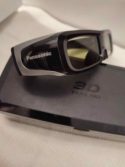 Photo of free 3D TV Panasonic glasses ((Wembley HA0)) #2
