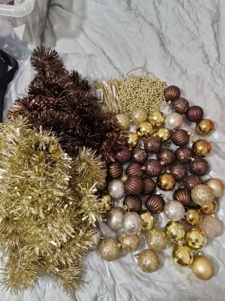 Photo of free Brown and gold baubles (RG302) #4