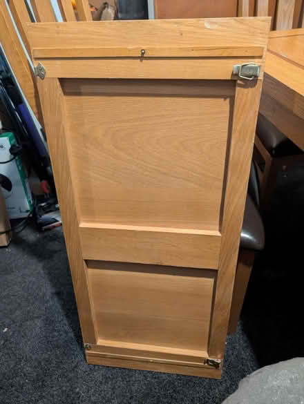 Photo of free Dining table and 6 chairs (TR20) #3