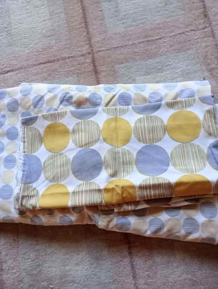 Photo of free King size duvet set (Harrogate HG2) #1