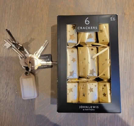 Photo of free Pack of 6 mini Christmas crackers (Caversham RG4) #1