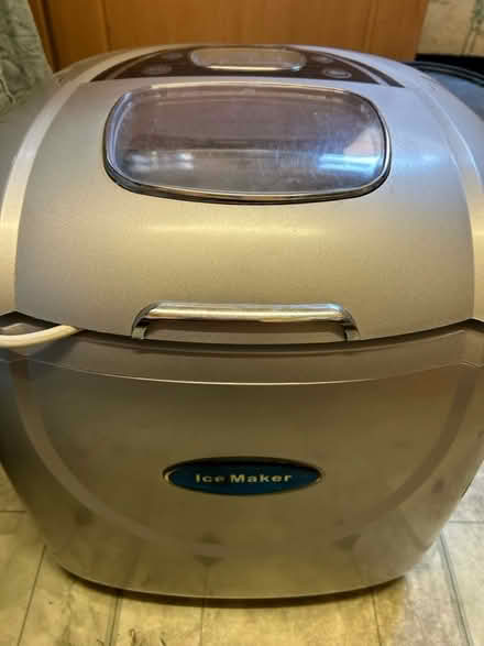 Photo of free Ice maker (Sidley) #2