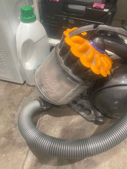 Photo of free Dyson hoover (CR2) #2