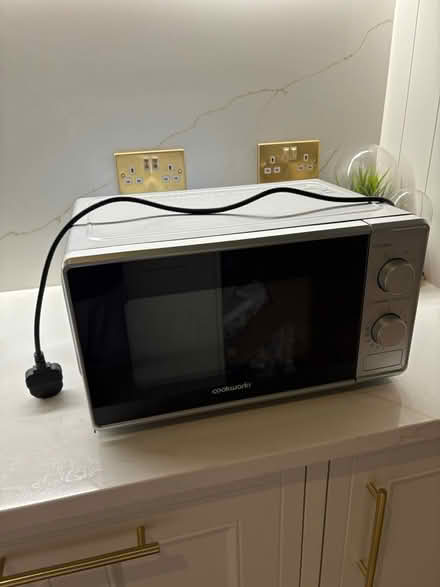 Photo of free Microwave (Glasgow West End) #1
