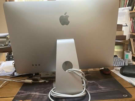 Photo of free Apple LED Cinema Display 24-inch (Late 2008) (Oxford OX4) #1