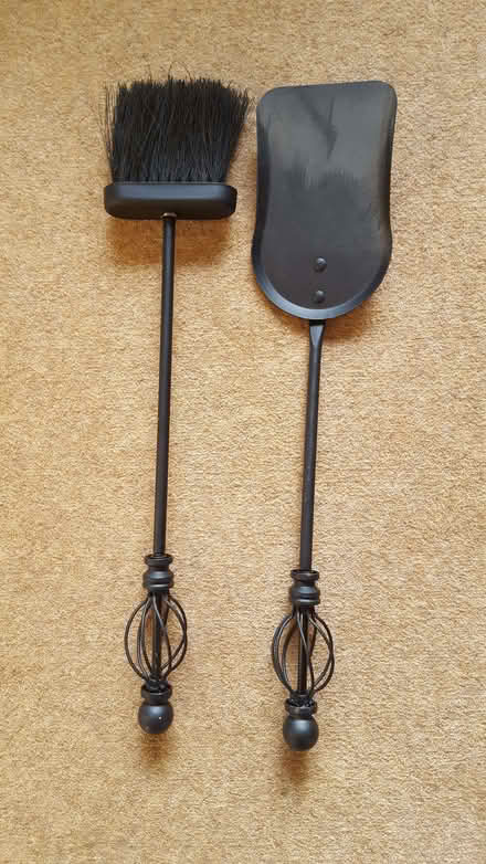 Photo of free Heath brush and pan set (Crowthorne RG45) #1