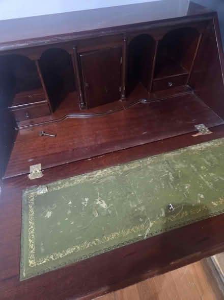 Photo of free Bureau (CT20) #3