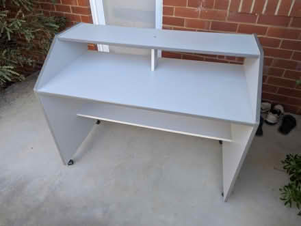 Photo of free Computer Desk (Higgins, Belconnen) #1