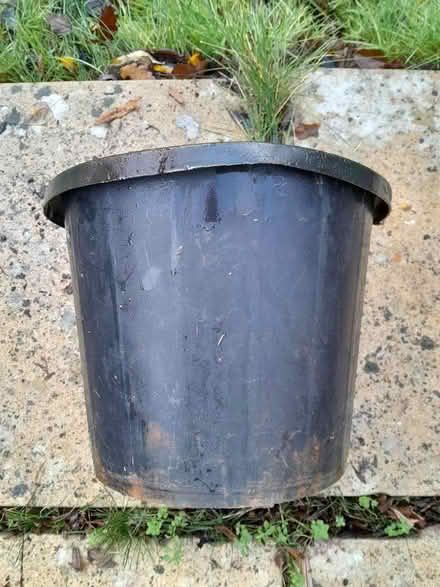 Photo of free Bucket, no handle (Smiths Estate OX28) #1