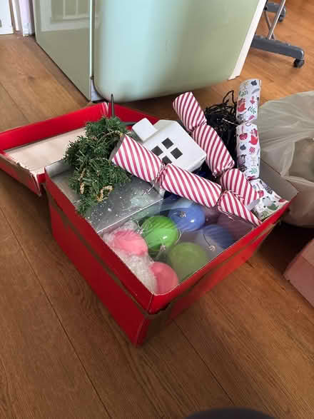 Photo of free Christmas decs (Dagnall HP4) #1