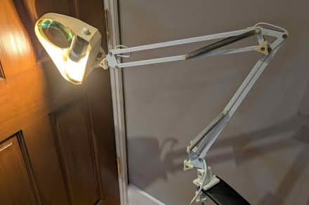 Photo of free Magnifying lamp (Hanover BN2) #2