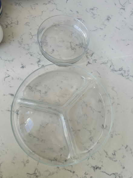 Photo of free Cake stand & selection of bowls (BR3) #2