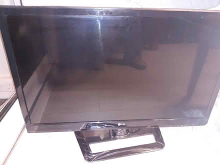 Photo of free lg led lcd tv (Salfords RH1) #1