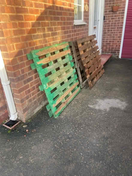 Photo of free 5 wooden Pallettes (Hopgrove lane north yor32 9TF) #1