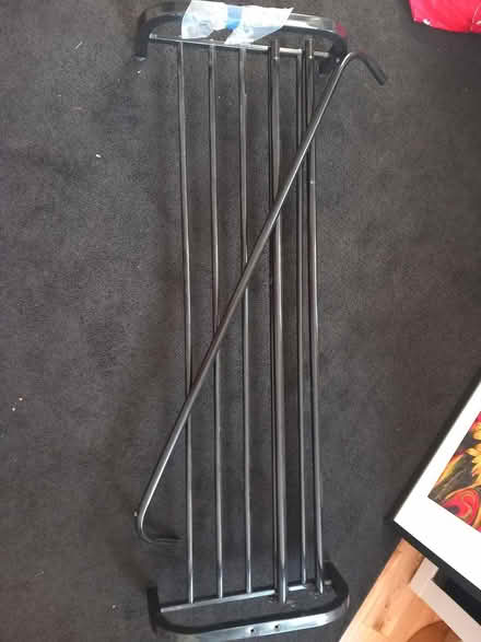 Photo of free clothes rail (RG6 near Palmer Park) #1