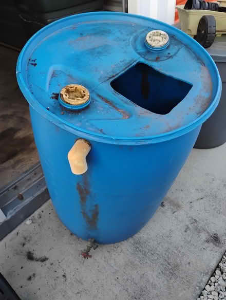 Photo of free blue rain barrell (33770) #1