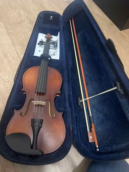 Photo of free Violin (CR2) #1