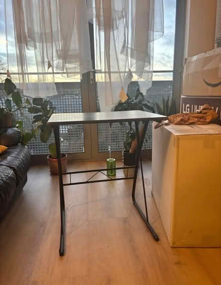 Photo of free Small desk (Lewisham SE13) #2