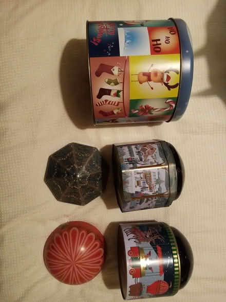 Photo of free Christmas tins (Jennyfield HG3) #2
