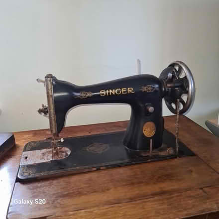 Photo of free Treadle singer sewing machine (TW15) #3