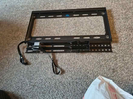 Photo of free TV wall bracket (Herdings S14) #1
