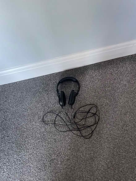 Photo of free Headphones (Leigh on sea SS9) #1