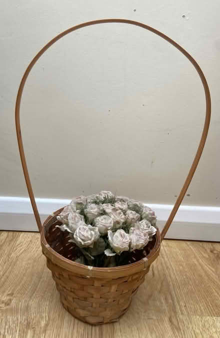 Photo of free Plant pot basket & fake roses (St Albans AL1) #1